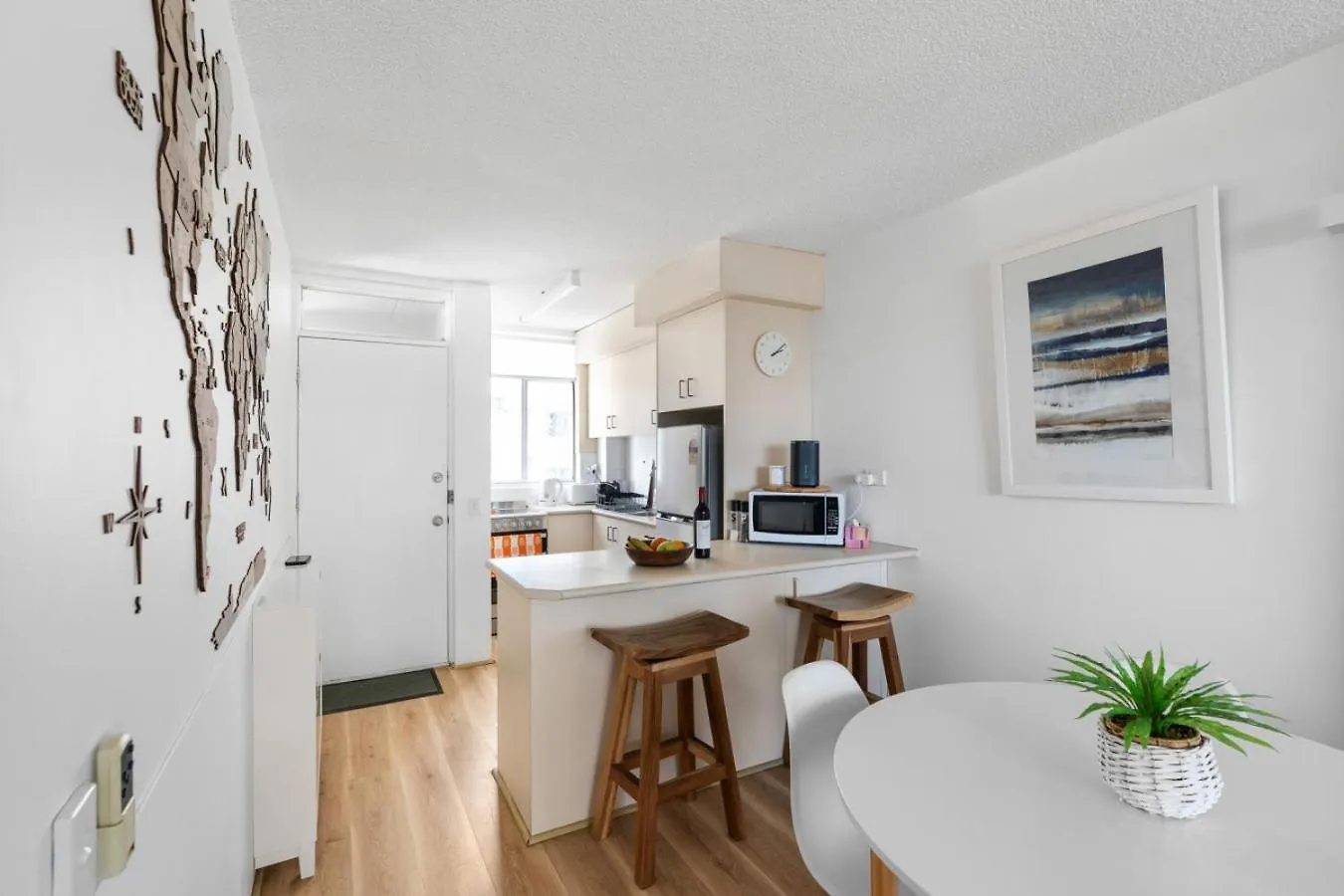 The Suntide - Beachfront 2Bedroom Unit At Central Surfers With Parking And Netflix Gold Coast Australia